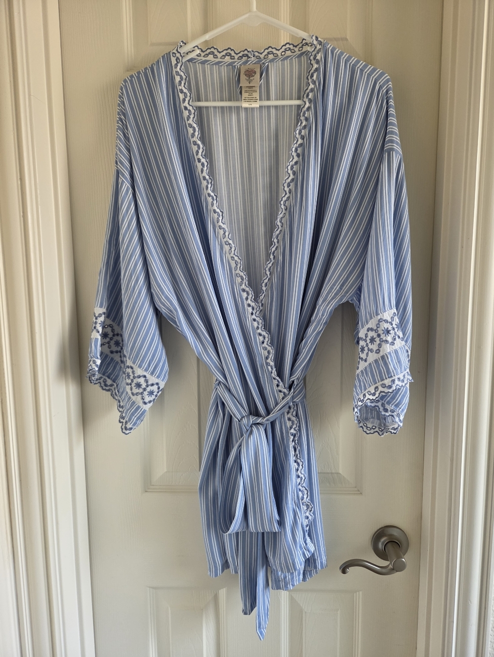 In Bloom by Jonquil Abby Stripe Print Robe Light Blue White Eyelet Lace Trim XL